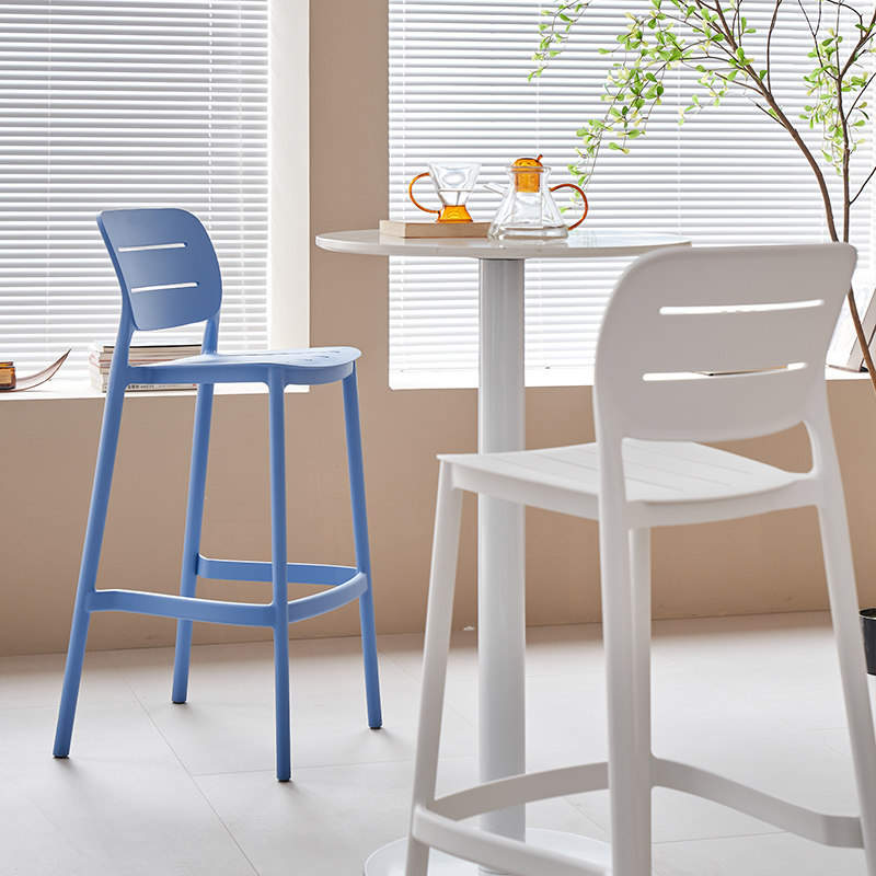 Outdoor Furniture Kitchener - เก้าอี้บาร์แบบซ้อนกันได้ทันสมัย, เก้าอี้สูงพลาสติกน้ำหนักเบาสำหรับใช้งานกลางแจ้ง, ที่นั่งทนทานต่อสภาพอากาศสำหรับห้องครัวและลานบ้าน